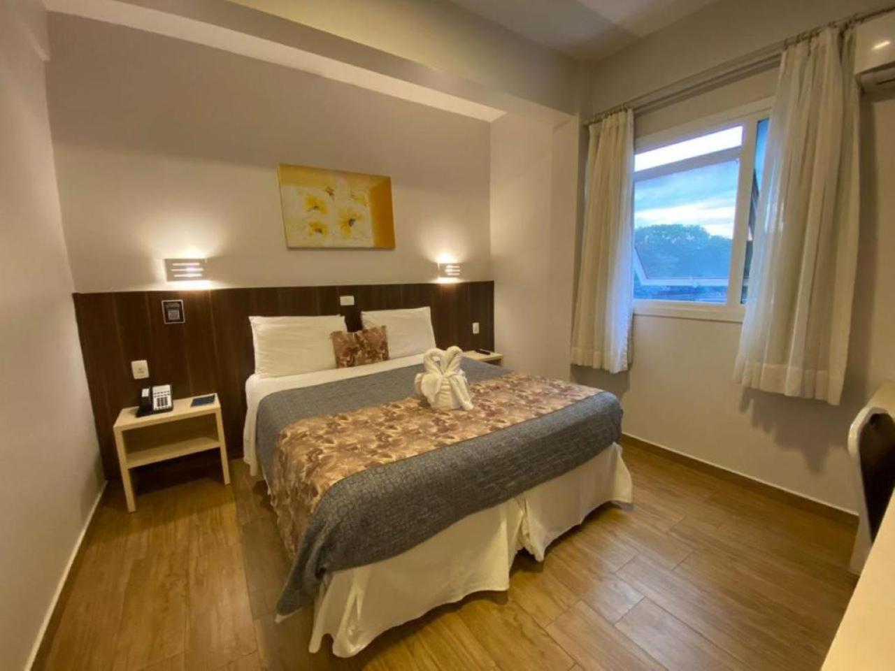 Standard Queen Room,1588058824:JPEG